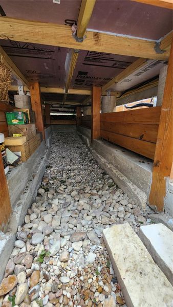 Storage space with kayaks/SUP boards, etc. Storage space with kayaks/SUP boards, etc.