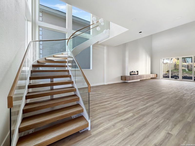 Spacious, unfurnished interior of a new home in , San Antonio (Image 10).