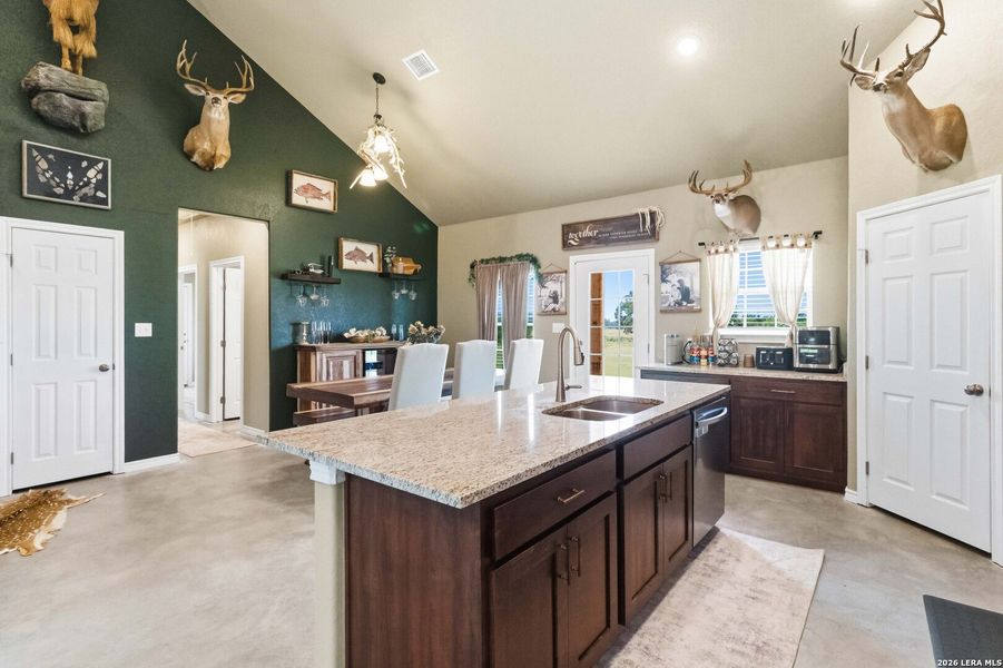 Furnished interior view inside a new home in , Sabinal (Image 39).