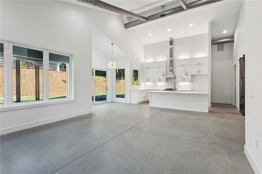 Spacious, unfurnished interior of a new home in , Marietta (Image 26).