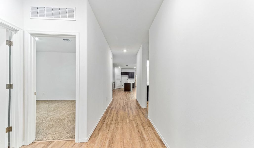 Spacious, unfurnished interior of a new home in Saguaro Bloom, Marana (Image 12). Spacious, unfurnished interior of a new home in Saguaro Bloom, Marana (Image 12).