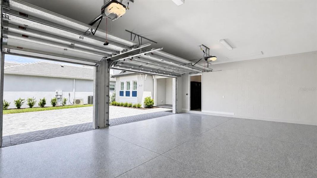 Spacious, unfurnished interior of a new home in Shellstone at Waterside, Sarasota (Image 52). Spacious, unfurnished interior of a new home in Shellstone at Waterside, Sarasota (Image 52).