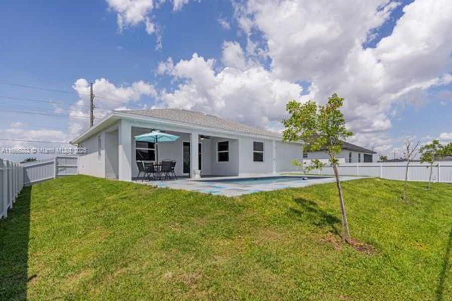 Exterior details and patio area of a home in , Cape Coral (Image 25).