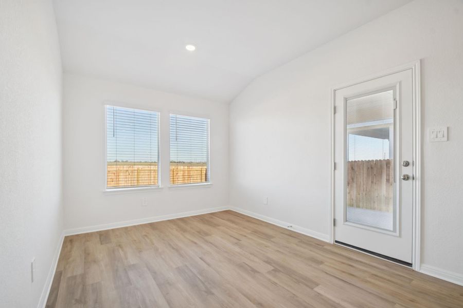 Spacious, unfurnished interior of a new home in , Conroe (Image 19).