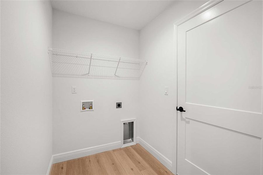 Spacious, unfurnished interior of a new home in , Lake Panasoffkee (Image 22).