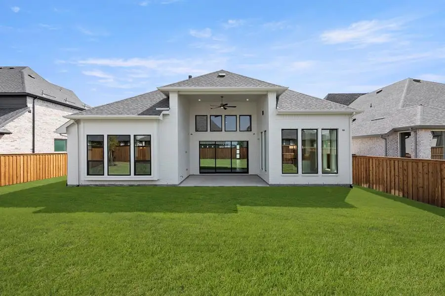 26. 4512 Meander - Back