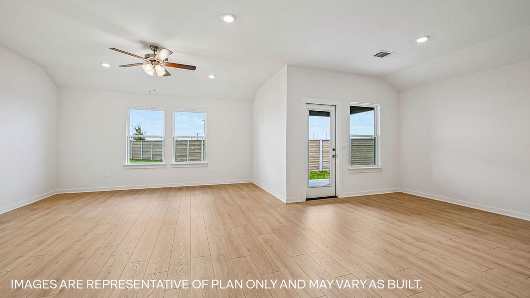 Representative unfurnished interior of a home built from the The Irvine by D.R. Horton in Monarch Ranch, Manor (Image 18).