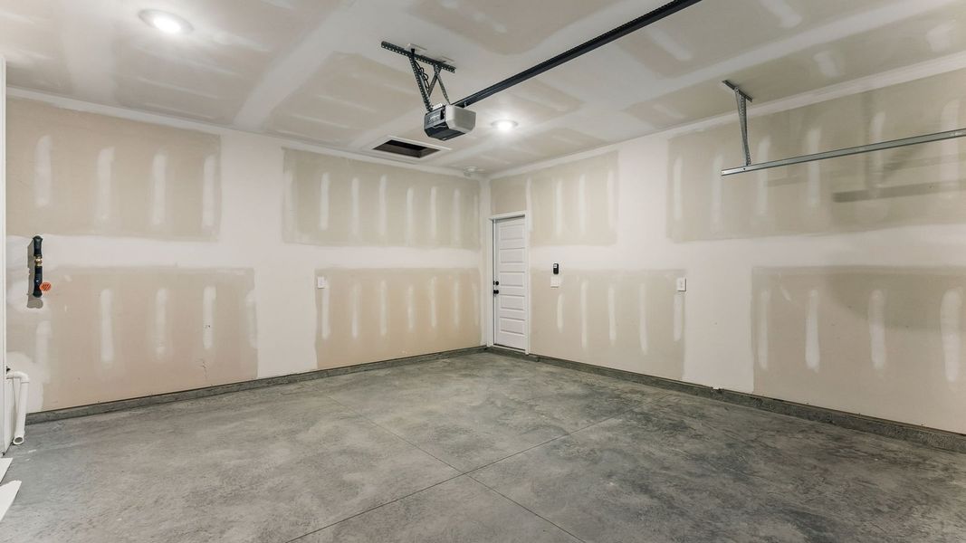 Spacious, unfurnished interior of a new home in Reserve at Hickory Ridge, Columbia (Image 32). Spacious, unfurnished interior of a new home in Reserve at Hickory Ridge, Columbia (Image 32).