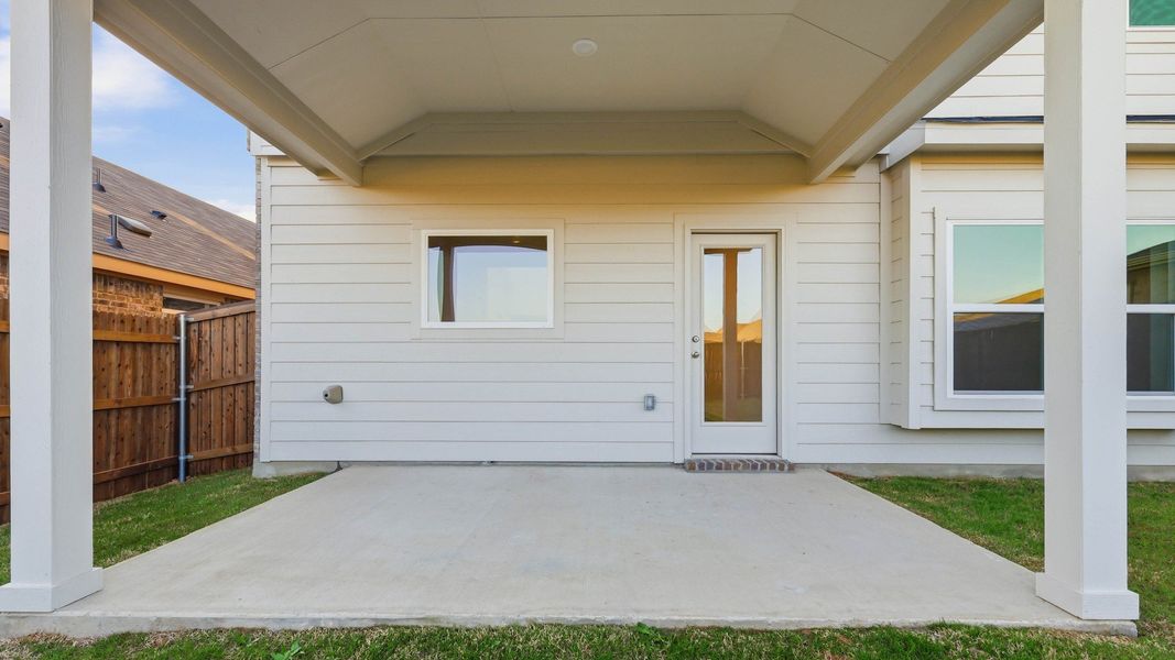 Exterior details and patio area of a home in Walden Pond, Forney (Image 3). Exterior details and patio area of a home in Walden Pond, Forney (Image 3).
