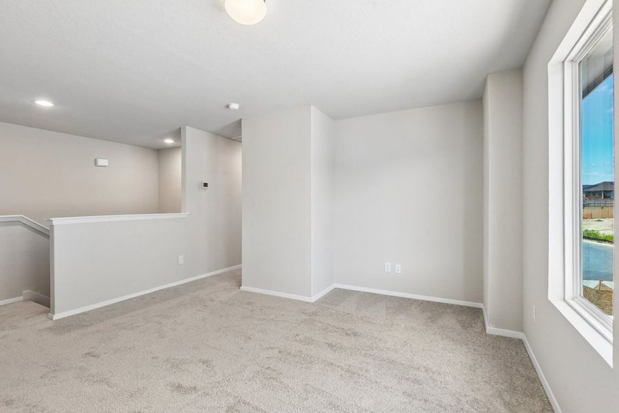 Spacious, unfurnished interior of a new home in Hunters Ranch, San Antonio (Image 18).