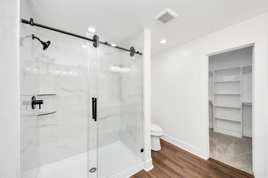 Furnished interior view inside a new home in , Cleveland (Image 7).