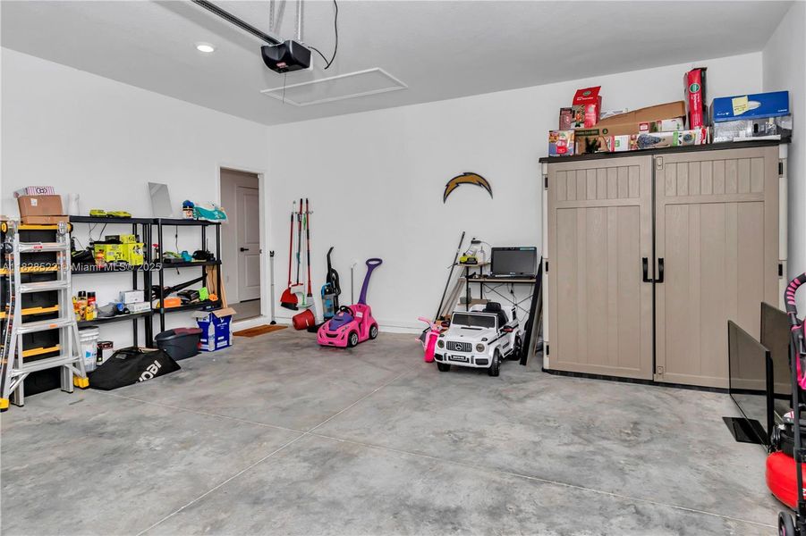 Furnished interior view inside a new home in Country Lane Estates, Williston (Image 32). Furnished interior view inside a new home in Country Lane Estates, Williston (Image 32).