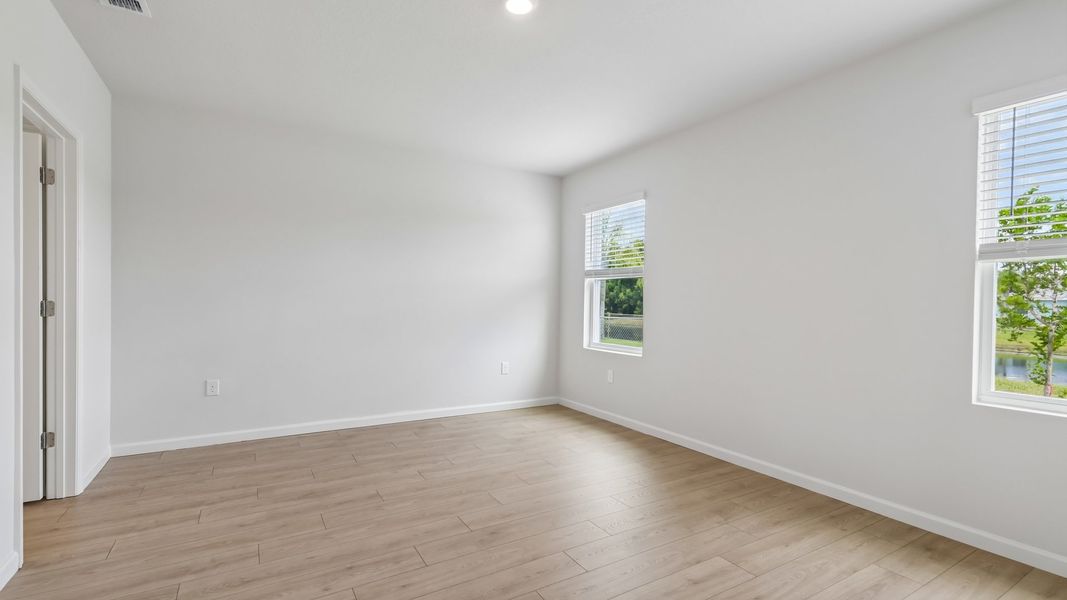 Spacious, unfurnished interior of a new home in Port St. Lucie Spot Lots, Port St. Lucie (Image 18).