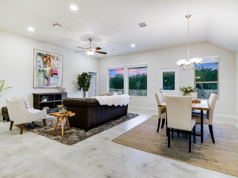 The Crestmont - Dining