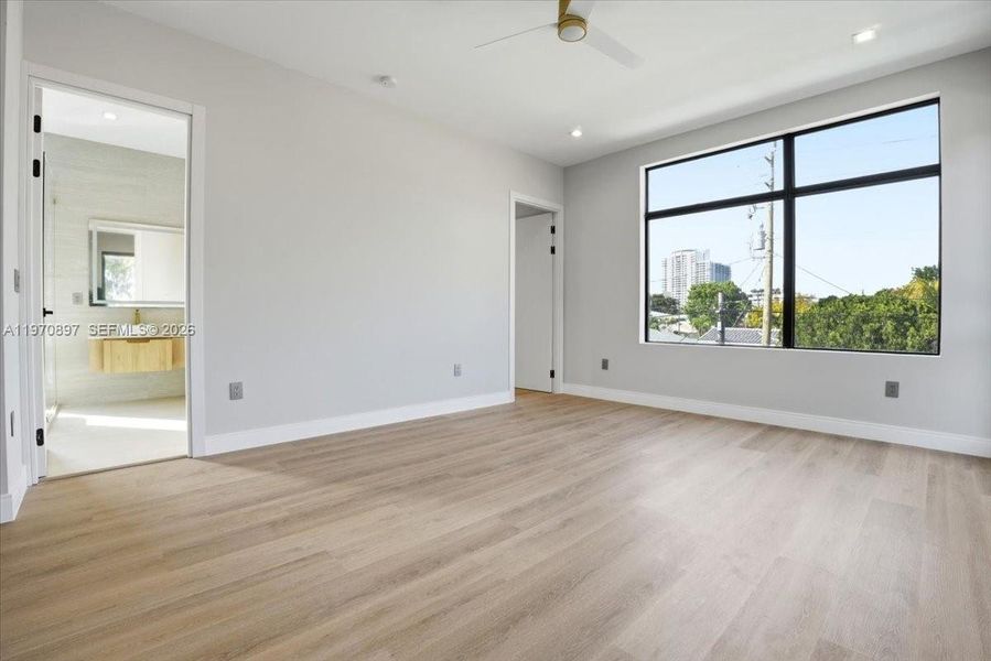 Spacious, unfurnished interior of a new home in , Hollywood (Image 25). Spacious, unfurnished interior of a new home in , Hollywood (Image 25).