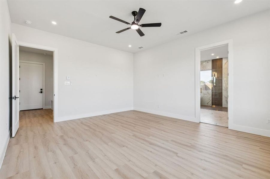 Spacious, unfurnished interior of a new home in , Weatherford (Image 21). Spacious, unfurnished interior of a new home in , Weatherford (Image 21).