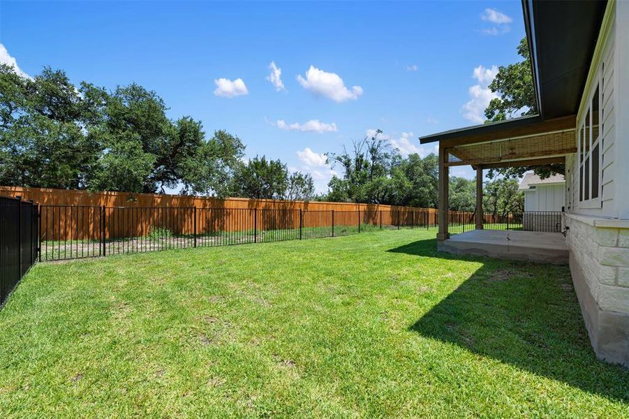 Fully fenced rear yard!