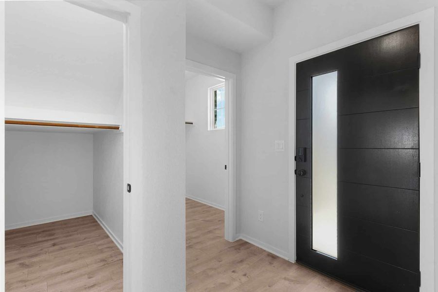 Spacious, unfurnished interior of a new home in Nolina, Georgetown (Image 12).