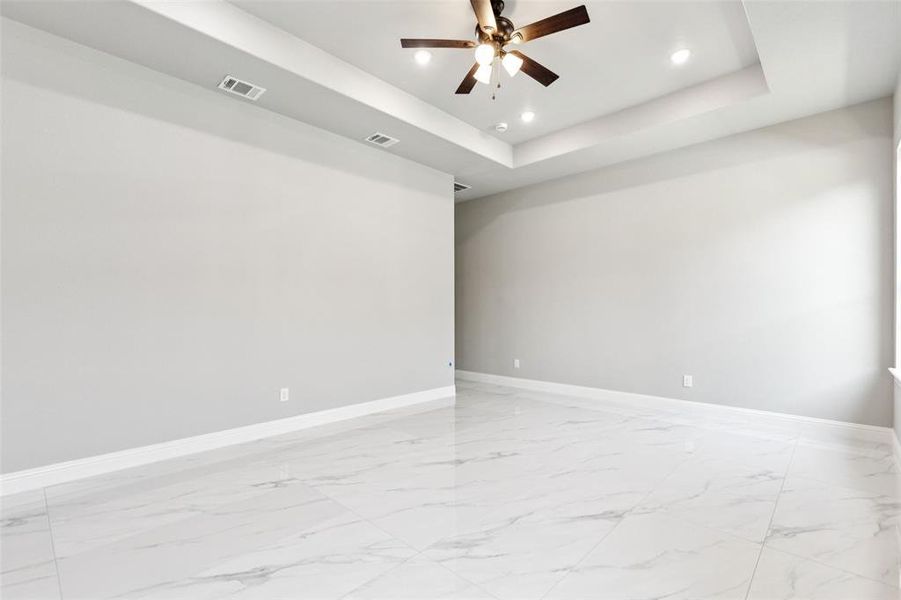 Spacious, unfurnished interior of a new home in , Fort Worth (Image 18).