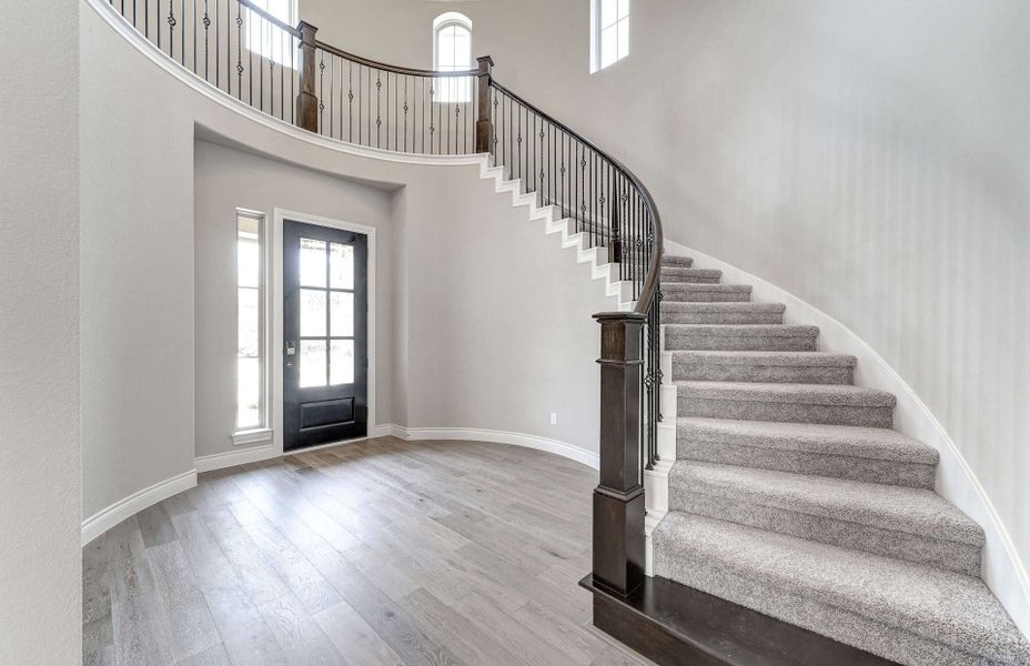 Spacious, unfurnished interior of a new home in Artavia 70′, Conroe (Image 19).