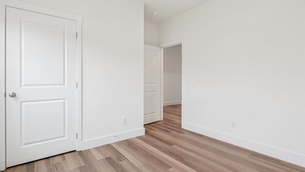 Spacious, unfurnished interior of a new home in Millstone Village, Morristown (Image 16).