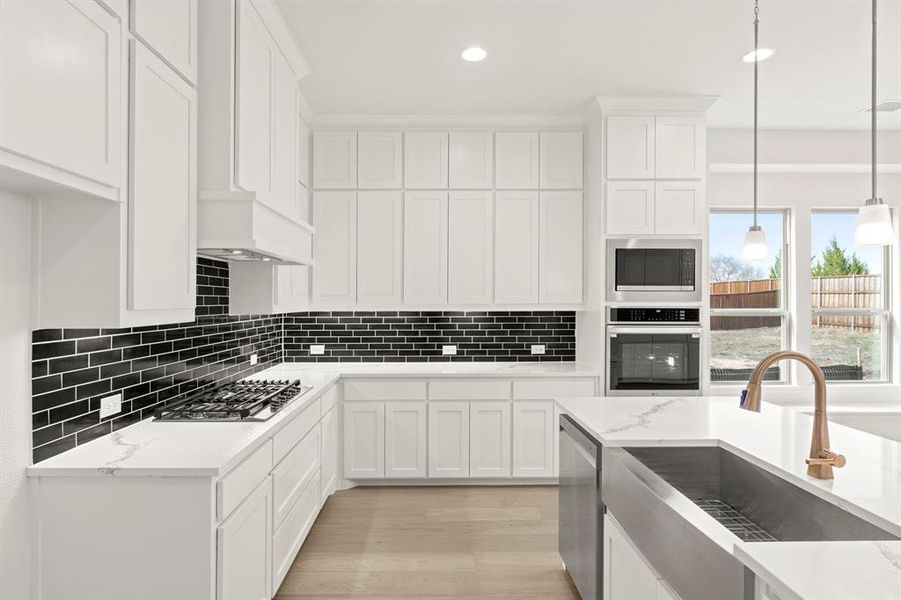 Furnished interior view inside a new home in Lake Shore Village, Rowlett (Image 8).