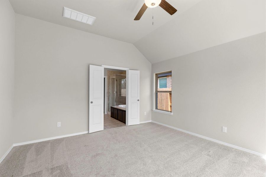 Spacious, unfurnished interior of a new home in Grand Central Park, Conroe (Image 23).