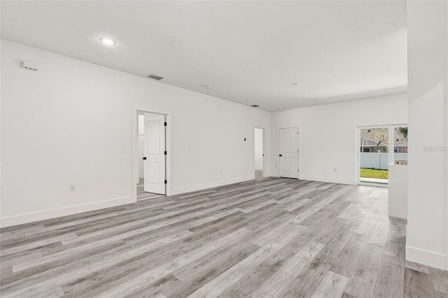 Spacious, unfurnished interior of a new home in , North Port (Image 16).