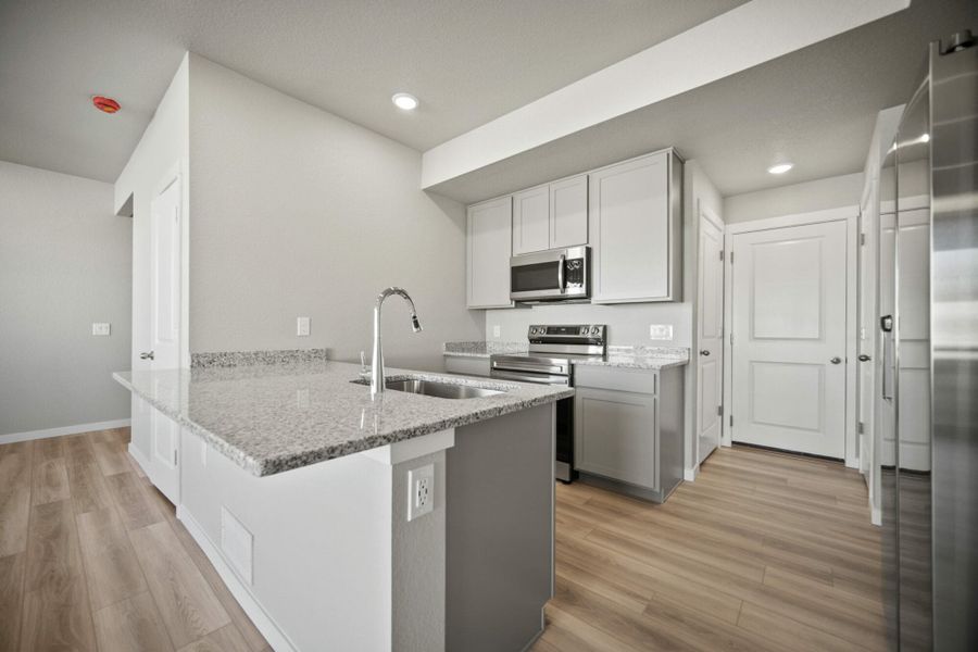 Representative furnished interior of a home built from the Cheyenne by View Homes in Aspen Meadows – Townhomes, Colorado Springs (Image 11). Representative furnished interior of a home built from the Cheyenne by View Homes in Aspen Meadows – Townhomes, Colorado Springs (Image 11).