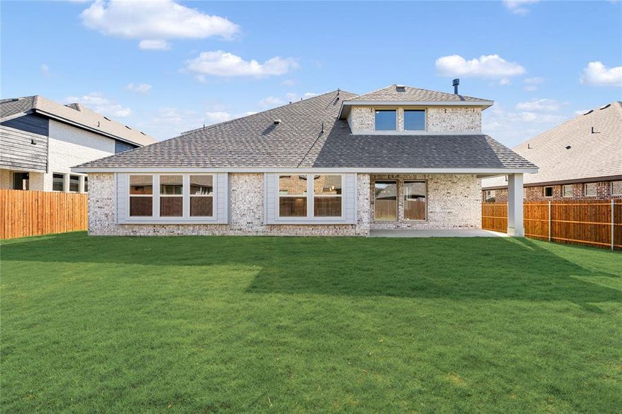 Exterior details and patio area of a home in Maplewood, Glenn Heights (Image 3). Exterior details and patio area of a home in Maplewood, Glenn Heights (Image 3).
