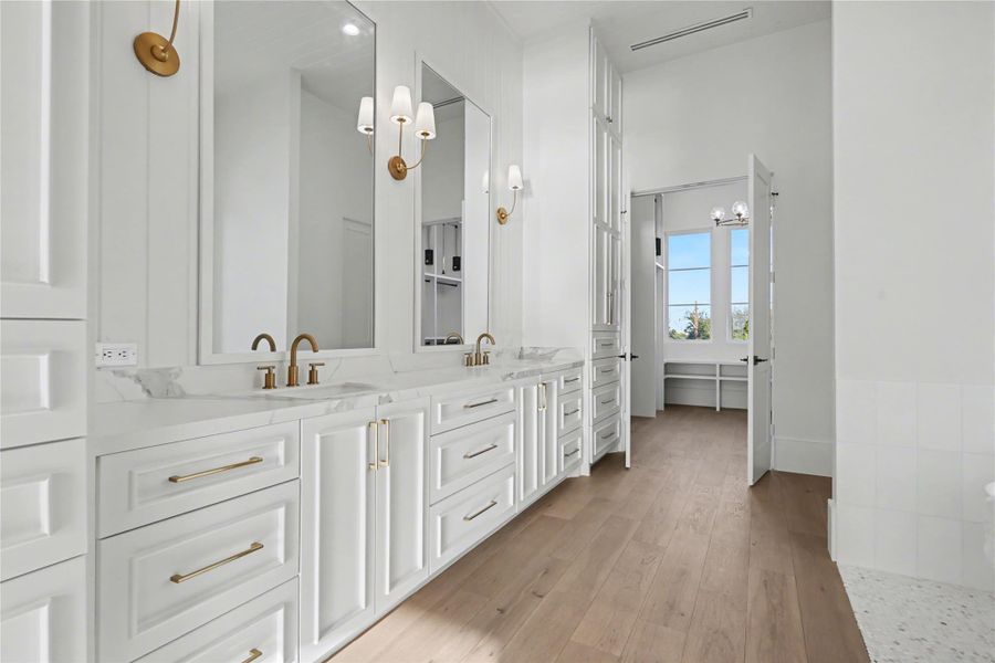 Furnished interior view inside a new home in , Galveston (Image 19).