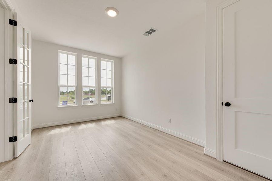 Spacious, unfurnished interior of a new home in Dominion of Pleasant Valley, Wylie (Image 21). Spacious, unfurnished interior of a new home in Dominion of Pleasant Valley, Wylie (Image 21).