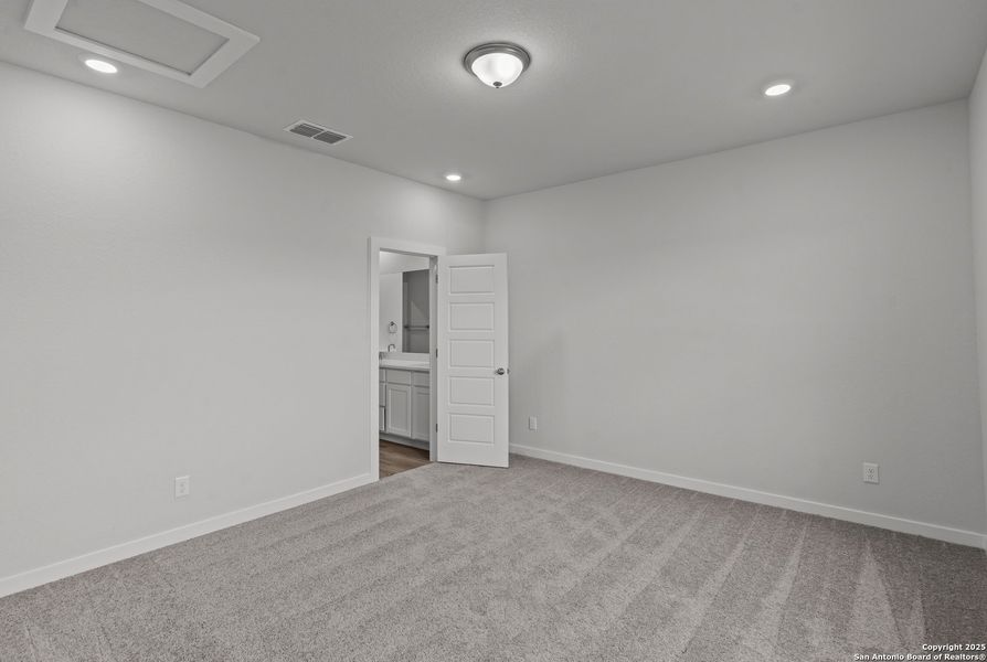 Image 22 of a home in Highland Ridge.