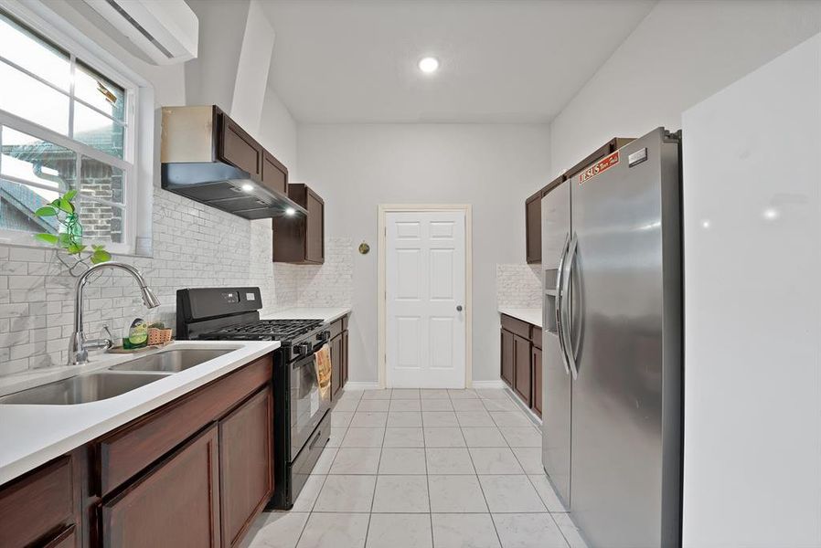 Furnished interior view inside a new home in , Fate (Image 13).