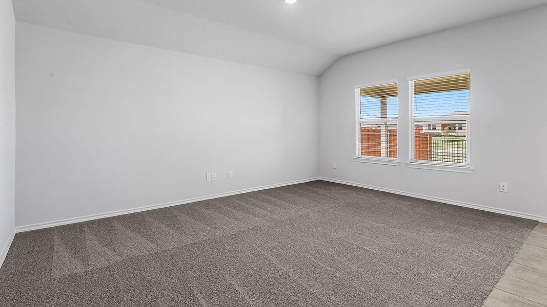 Spacious, unfurnished interior of a new home in Sunnycreek, Fort Worth (Image 23).