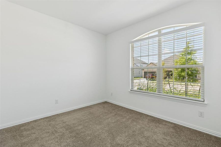 Spacious, unfurnished interior of a new home in Northlake Estates: Brookstone Collection, Little Elm (Image 20).