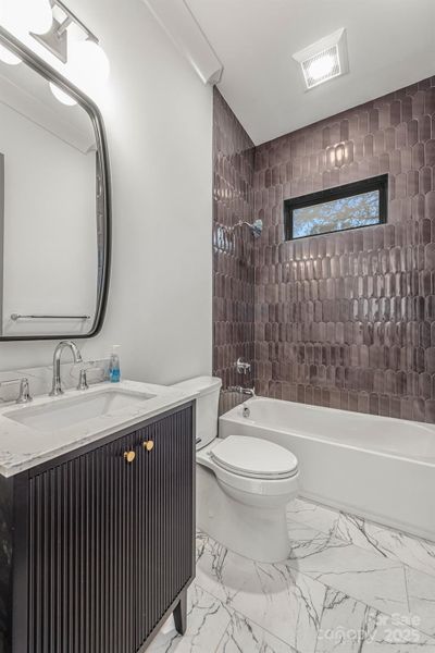 Main level full bathroom