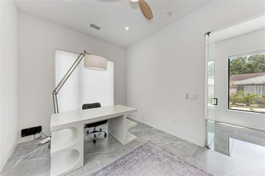 Furnished interior view inside a new home in , Sarasota (Image 6).