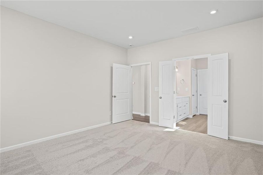 Spacious, unfurnished interior of a new home in Easton Park, Dallas (Image 20).