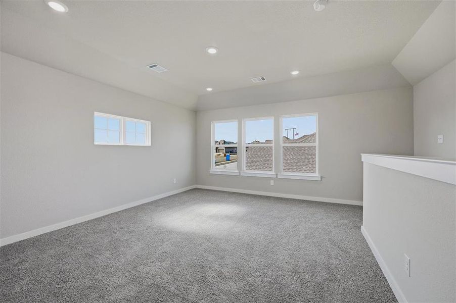 Spacious, unfurnished interior of a new home in The Preserve, Sherman (Image 28).