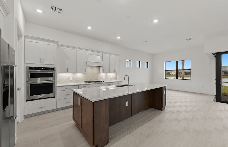 Furnished interior view inside a new home in Del Webb Catalina, Lakewood Ranch (Image 10).