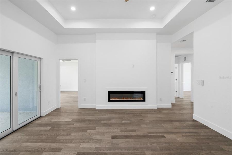 Spacious, unfurnished interior of a new home in , Rotonda West (Image 28).