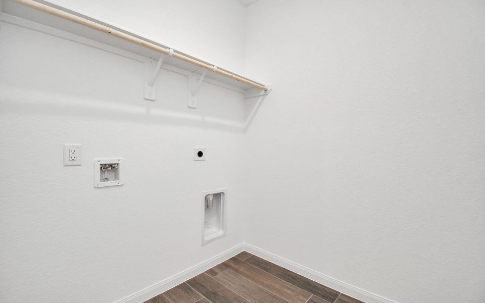 Spacious, unfurnished interior of a new home in Elyson, Katy (Image 14).