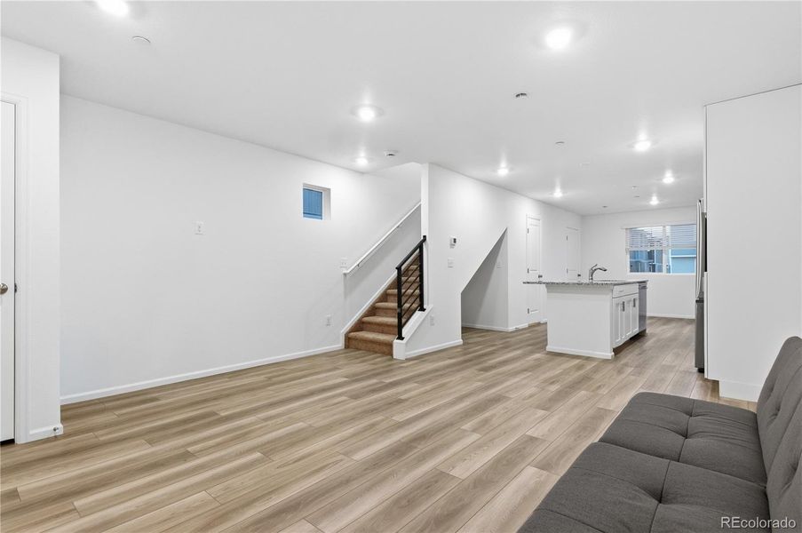 Spacious, unfurnished interior of a new home in Reunion, Commerce City (Image 12).