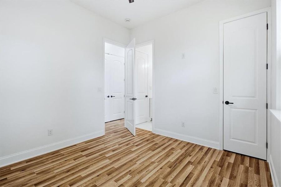 Spacious, unfurnished interior of a new home in , Atlanta (Image 12).