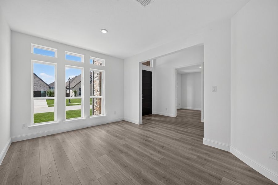 Spacious, unfurnished interior of a new home in The Ridge at Northlake, Northlake (Image 10).