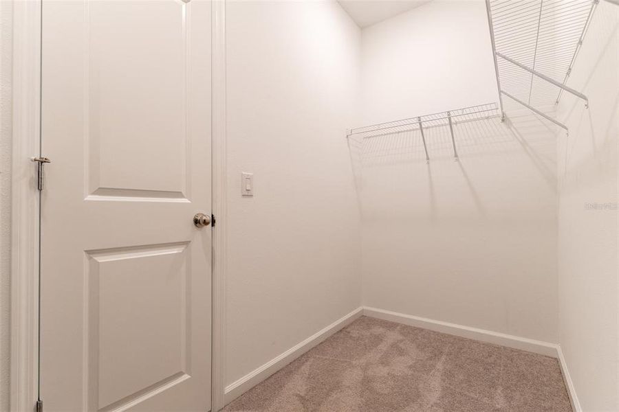 Spacious, unfurnished interior of a new home in , Ocala (Image 16).