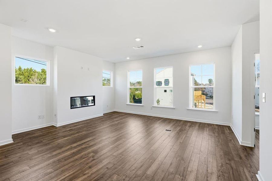 Spacious, unfurnished interior of a new home in Somerset at Veterans Memorial, Mableton (Image 32).