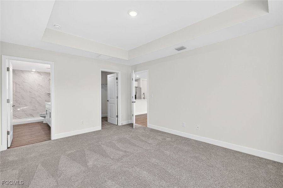 Spacious, unfurnished interior of a new home in Cape Coral, Cape Coral (Image 26).
