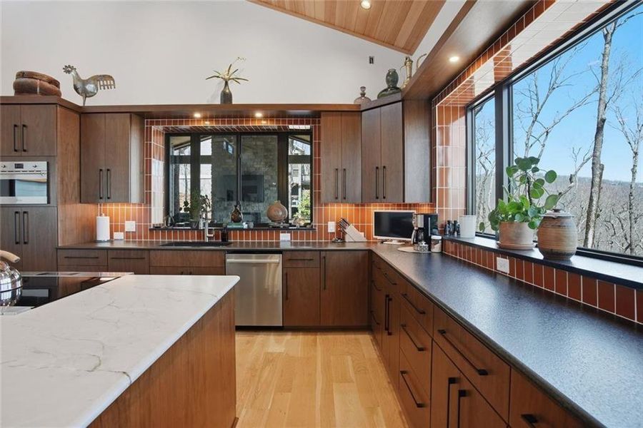 Community amenities in , Jasper (Image 31).